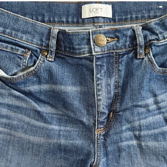 Loft Denim Shorts Womens Size 6 Blue Raw Hem Casual Everyday Comfort - Picture 8 of 8